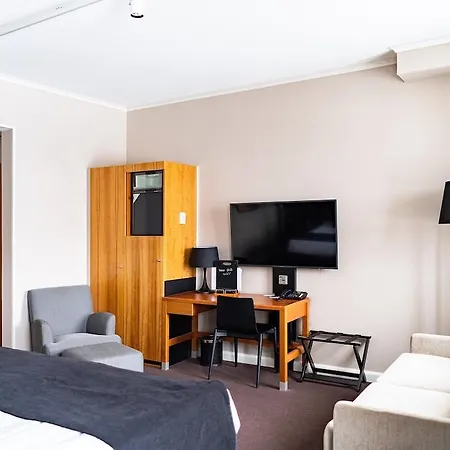 原始索克斯瓦库纳朱恩苏酒店